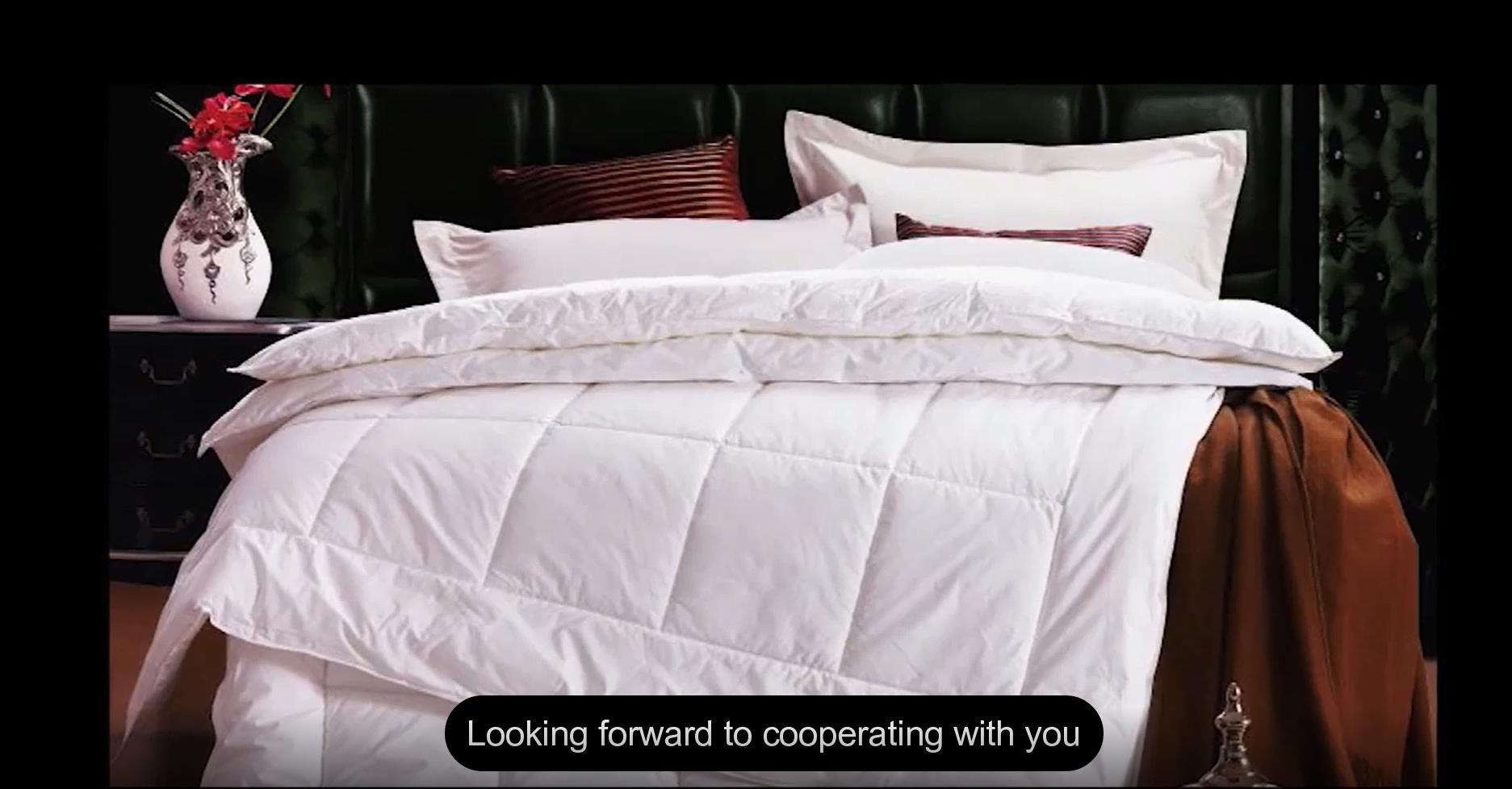 China manufacturer one-stop boutique hotel room towels bathrobe bedding 4