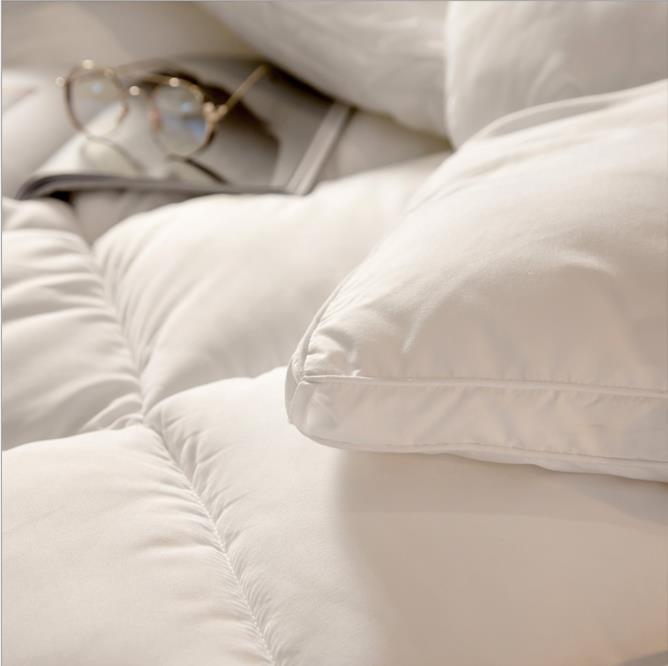 Hotel linen thickness keep warm winter cold comforter feather fabric soft skin-friendly 9