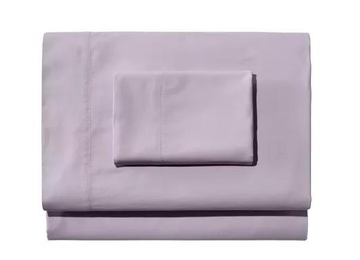 What Types of Bed Sheets Do Hotels Use? 2