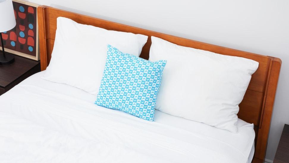 What Types of Bed Sheets Do Hotels Use? 8