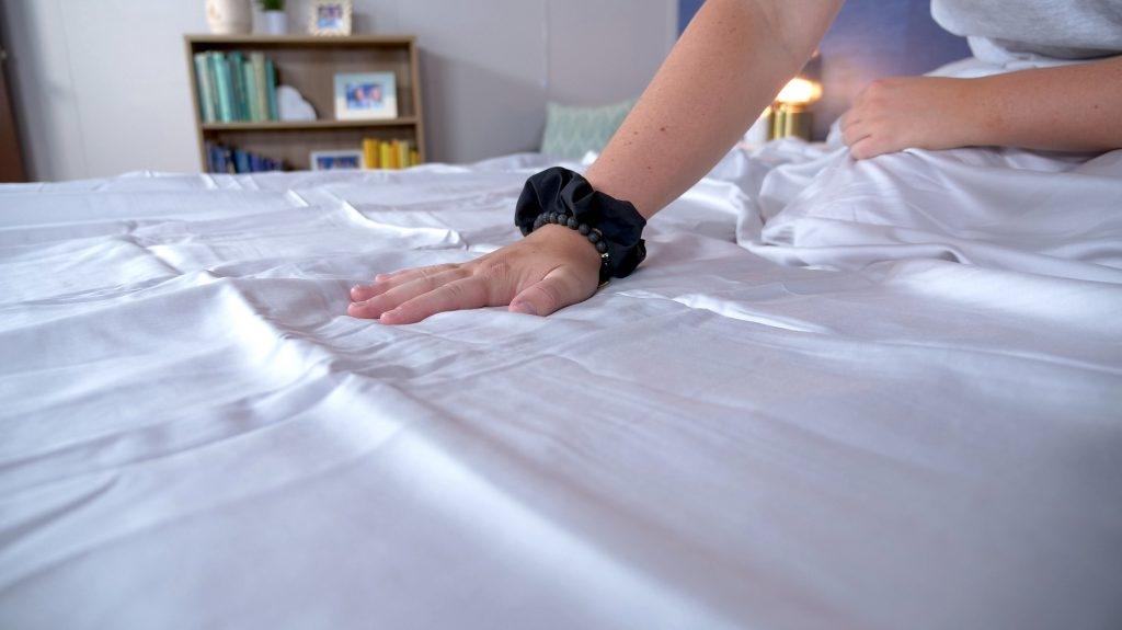 What Types of Bed Sheets Do Hotels Use? 10