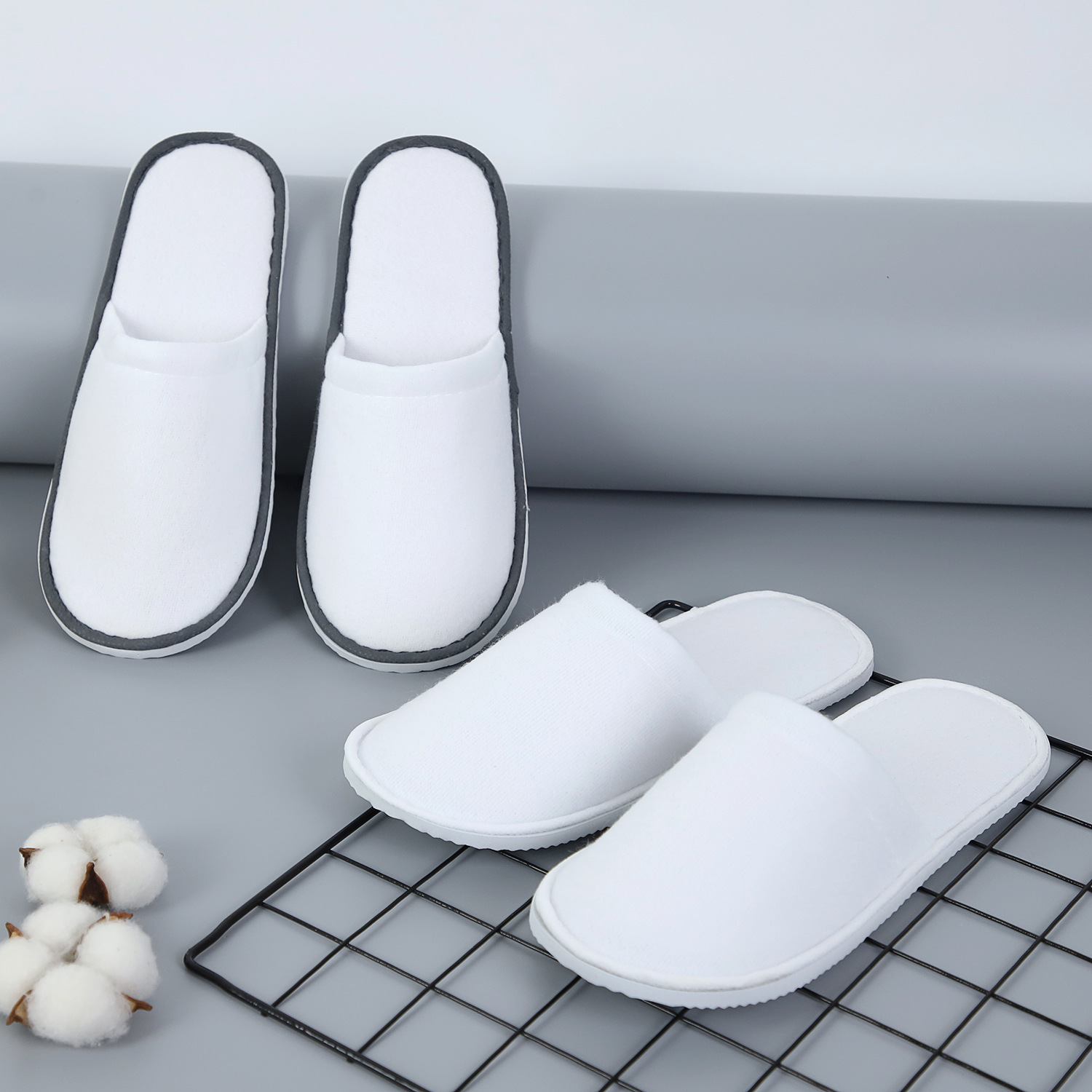 What are the characteristics of the mainstream material of the hotel's disposable slippers? 1