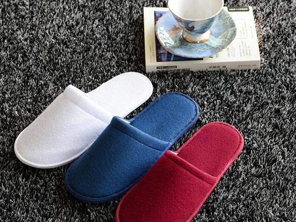 How good are hotel slippers? Even the stars are excited to pack it up 2