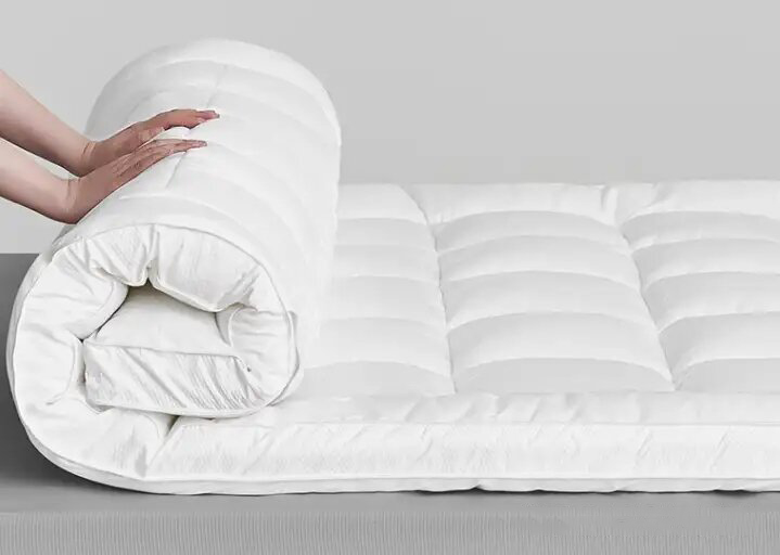 I don't think anyone can dislike the bed feel of a five-star hotel! 2