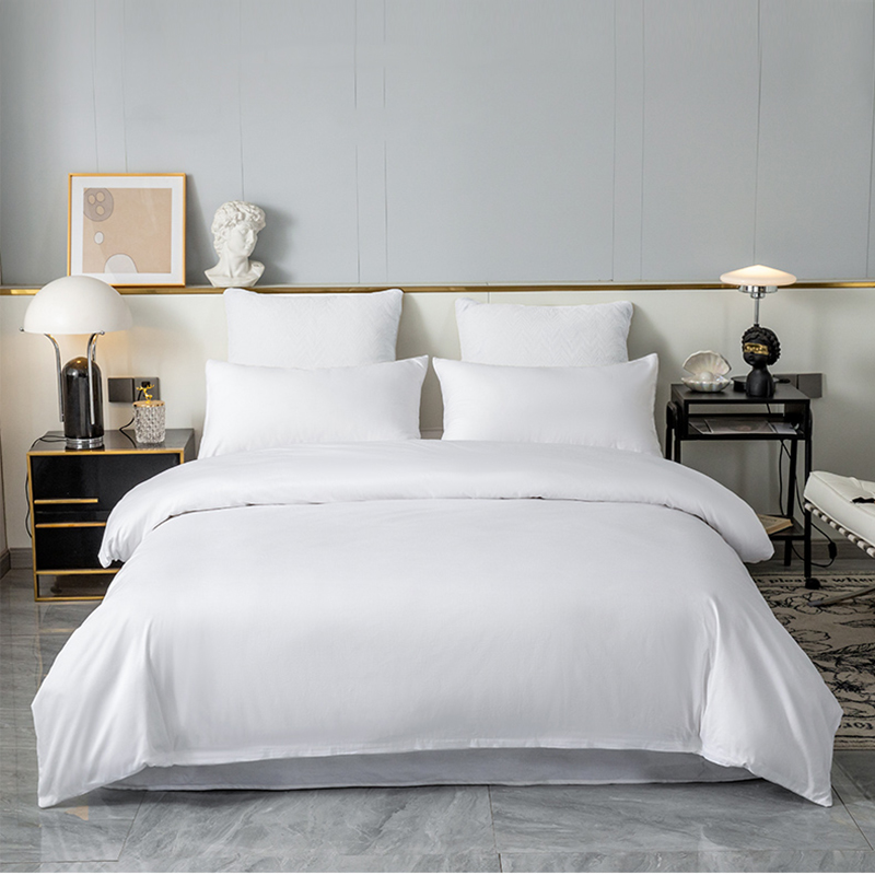 I don't think anyone can dislike the bed feel of a five-star hotel! 1