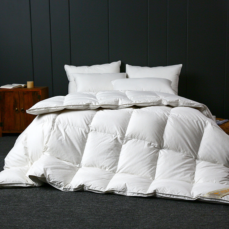 What kind of fabric does the duvet choose not to run down? 1