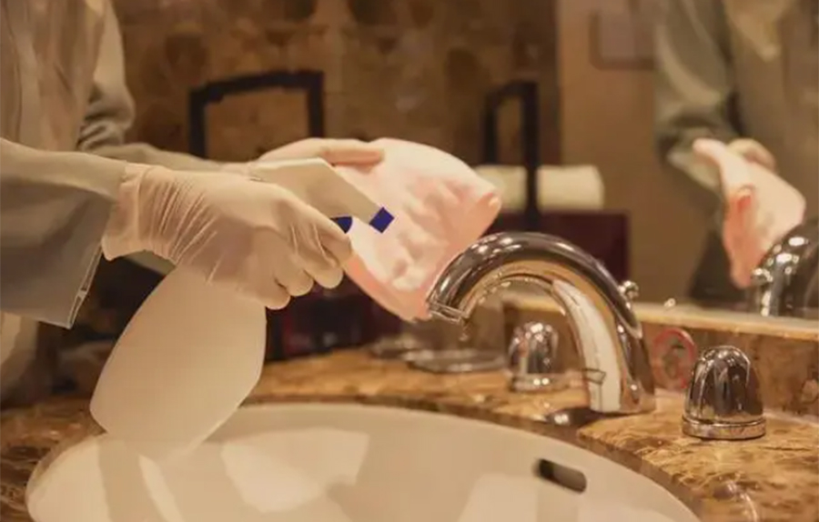 How Should Hotel Rooms be Cleaned? 1