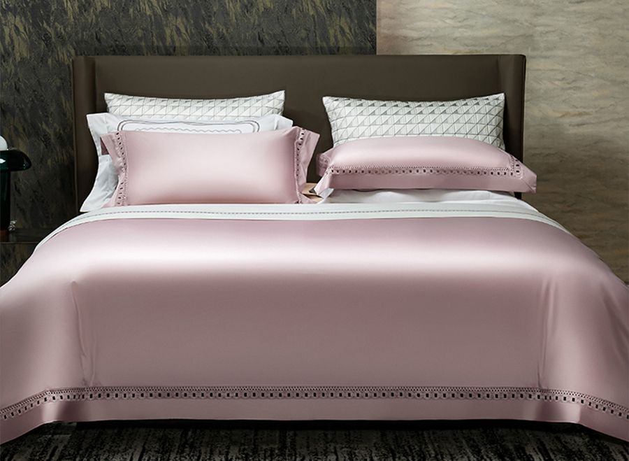 Hotel collection bedding