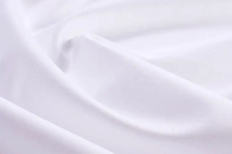 Why is the fabric commonly used in hotels is satin fabric? What advantages does it have? 2