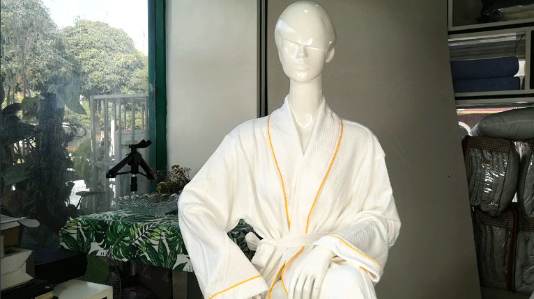 What are the advantages of hotel waffle bathrobe fabric? - Hanbi Textile 1