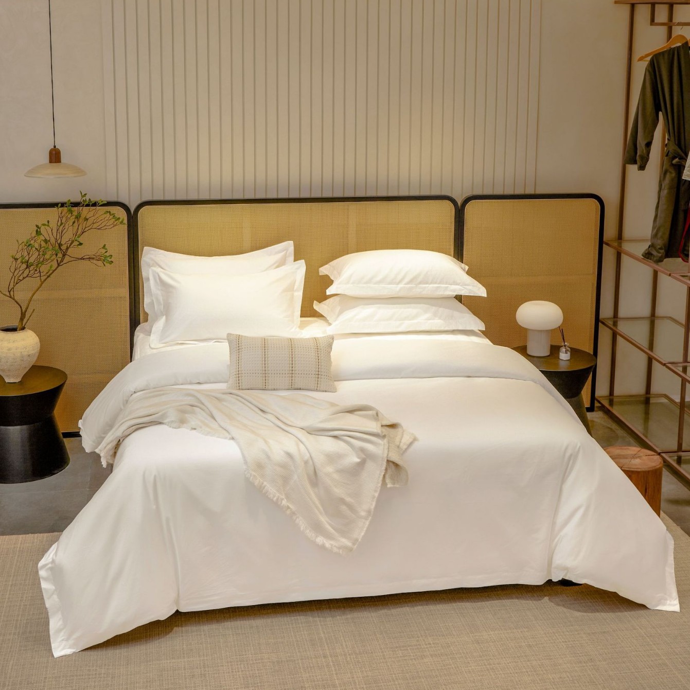 How to properly clean and maintain hotel bedding fabrics with antibacterial properties? 1