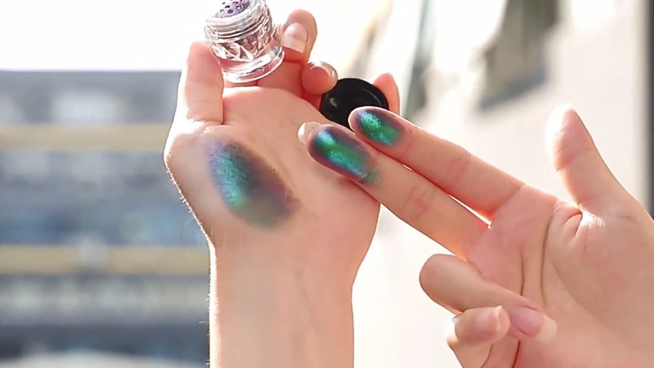 7 Color Glitter Mono Eye Shadow Maker 1