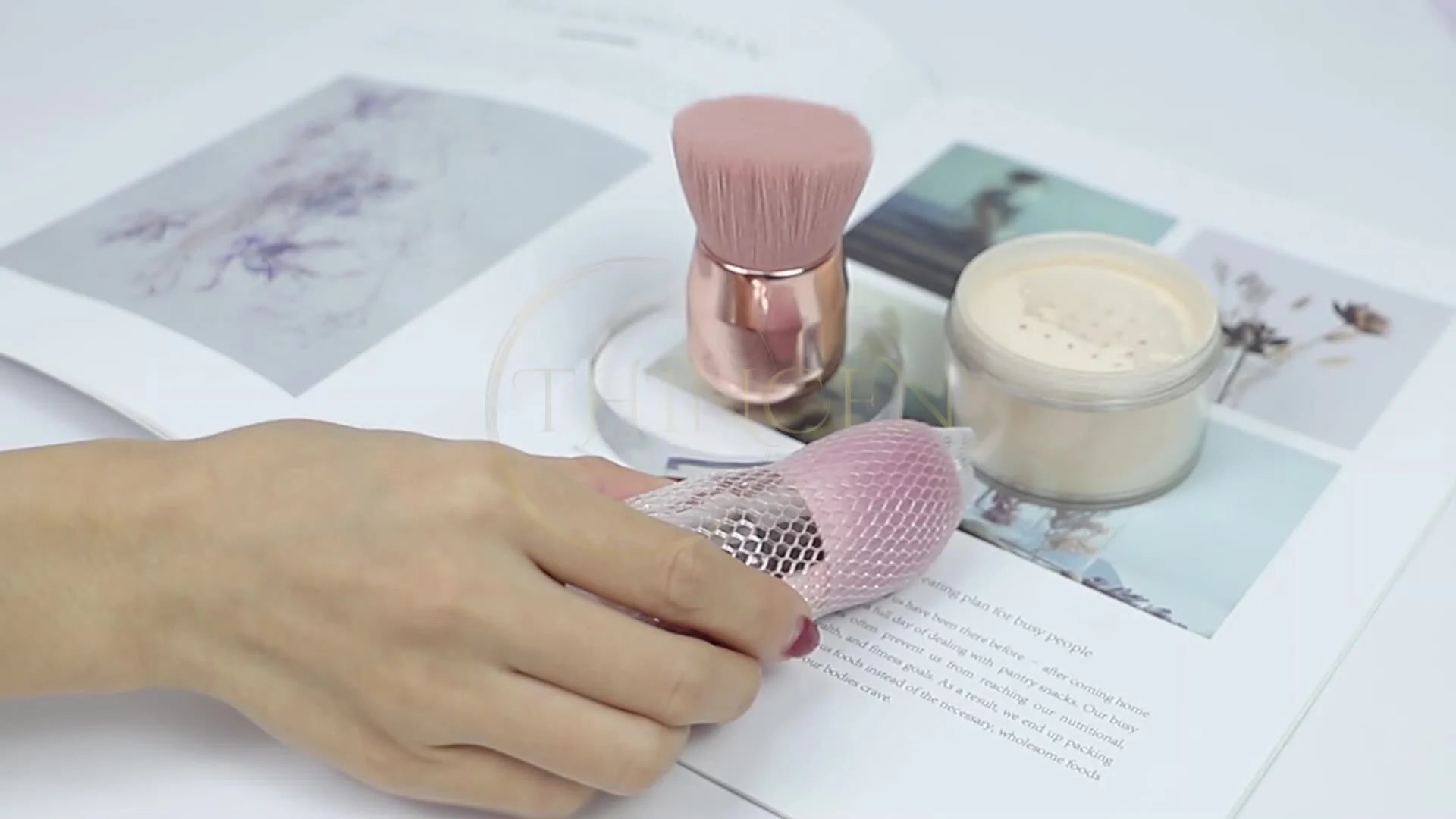 Natural Synthetic Hair Pink Blush Makeup Brush 1