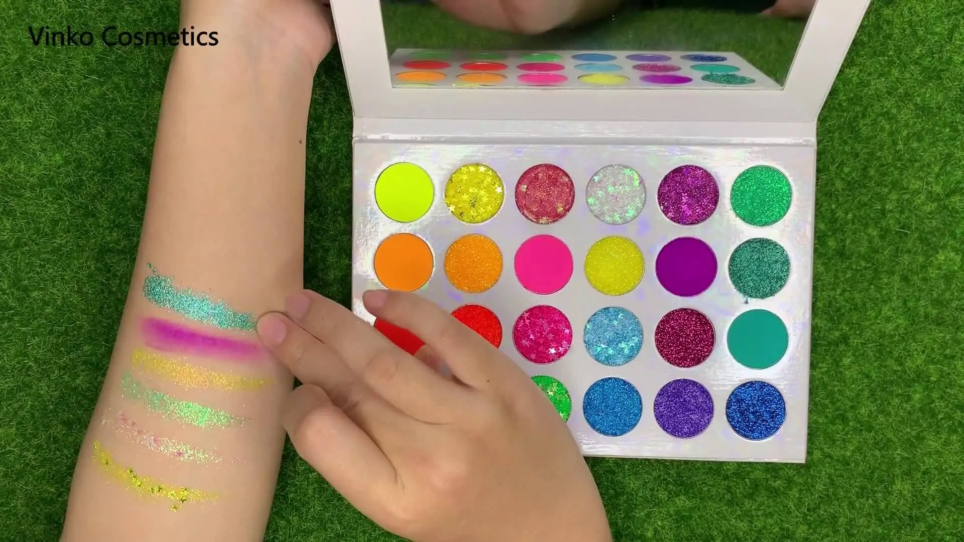 Private Label Yellow Gold Glitter Low MOQ Palette Professional Make Up Eyeshadow 1