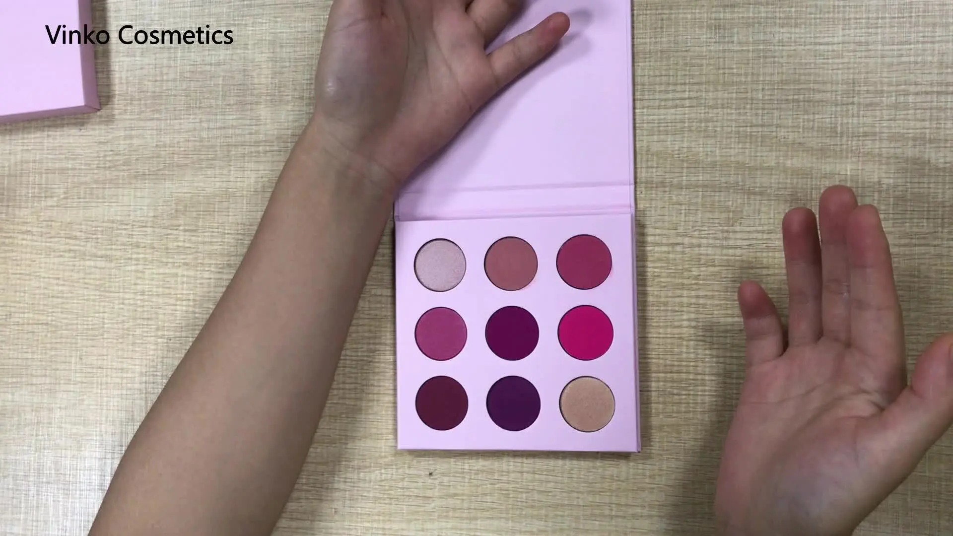 Thincen - Girls Makeup Customized Packaging Pink Eyeshadow Palette With Mirror Eyeshadow platte 1