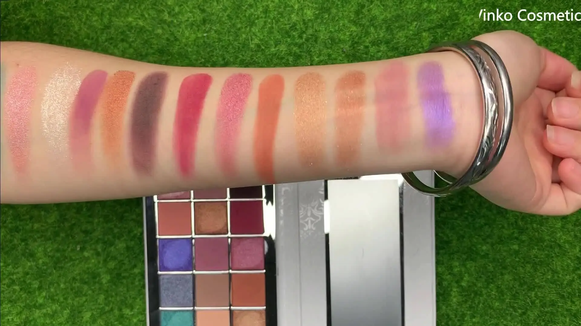 High Pigment Private Label Eyeshadow Pallate Waterproof 1