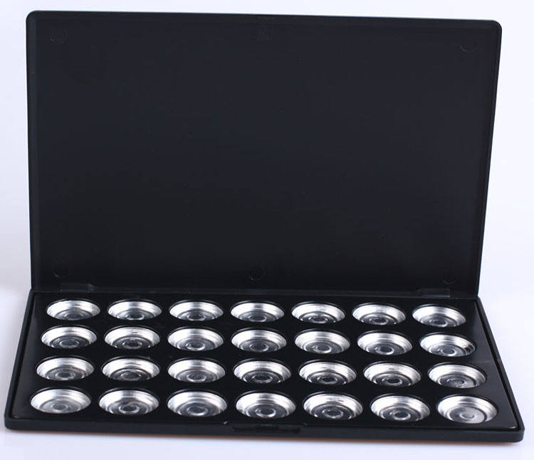 Oem Make Up 4 Holes Diameter 26mm Private Label Empty Eyeshadow Palette 33