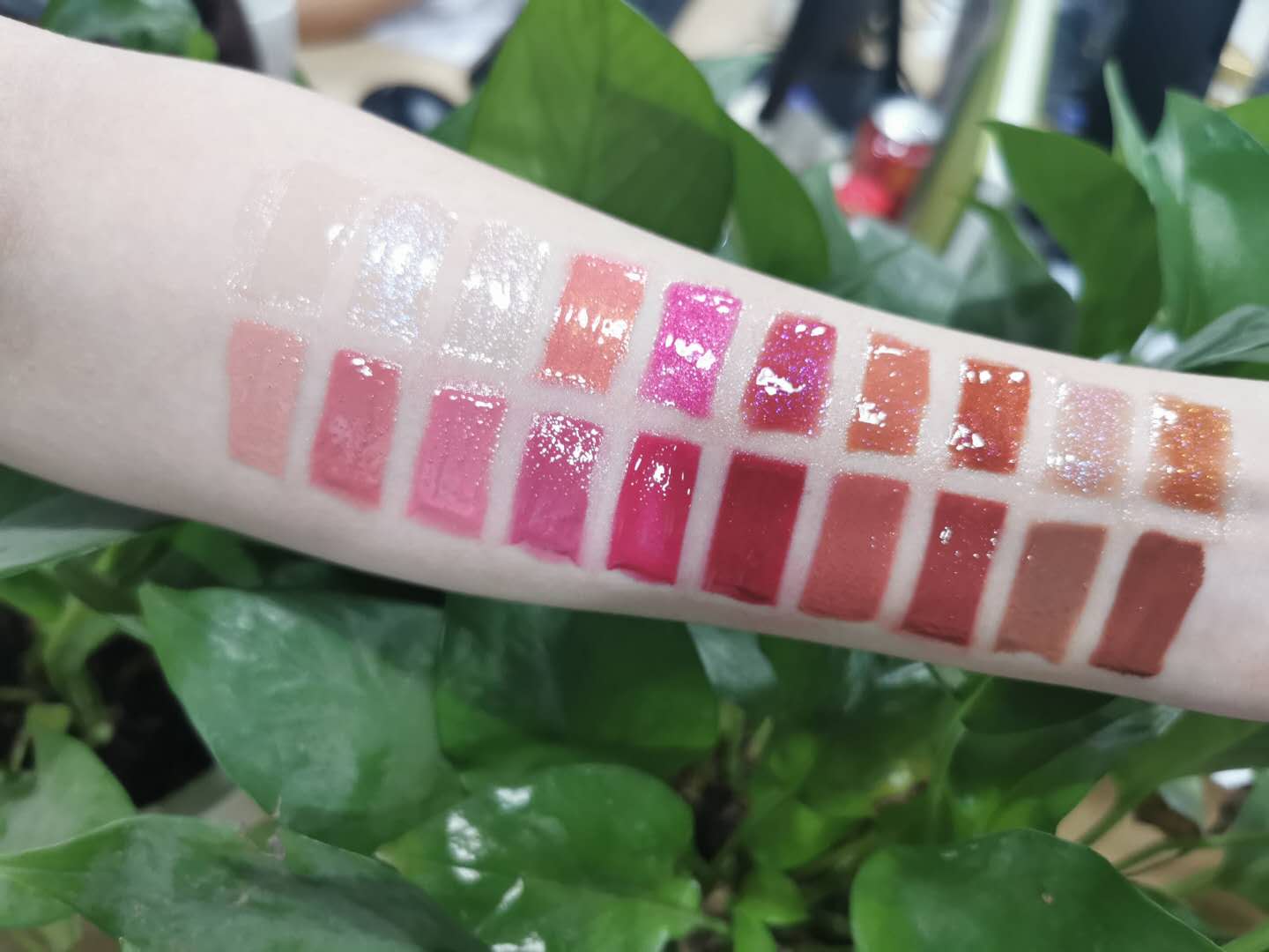 Thincen - Розкішний блискучий блиск для губ у тубі, Magic Color Moisture, веганський блиск для губ 24