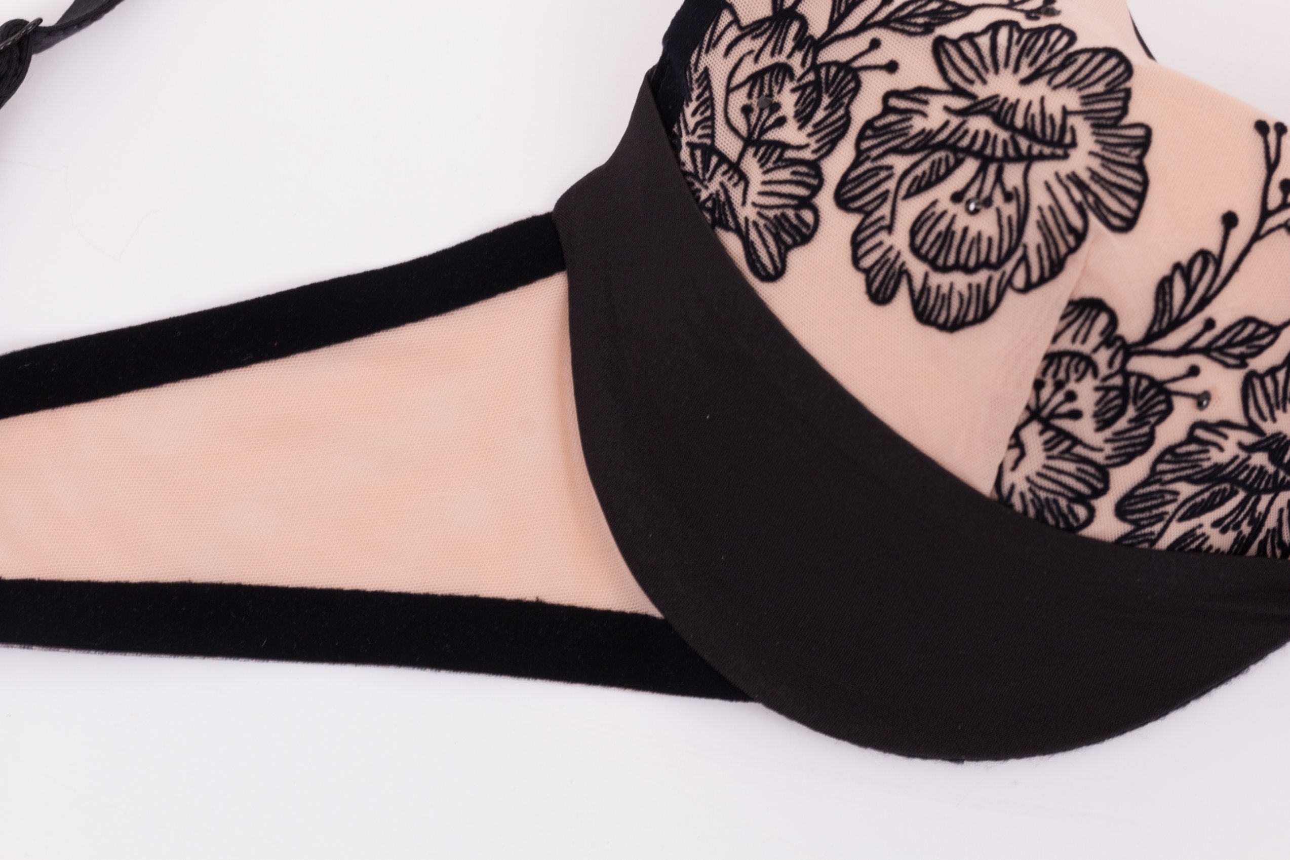 Soutien-gorge sexy en maille pour femme avec pierres chauffantes en surface 2