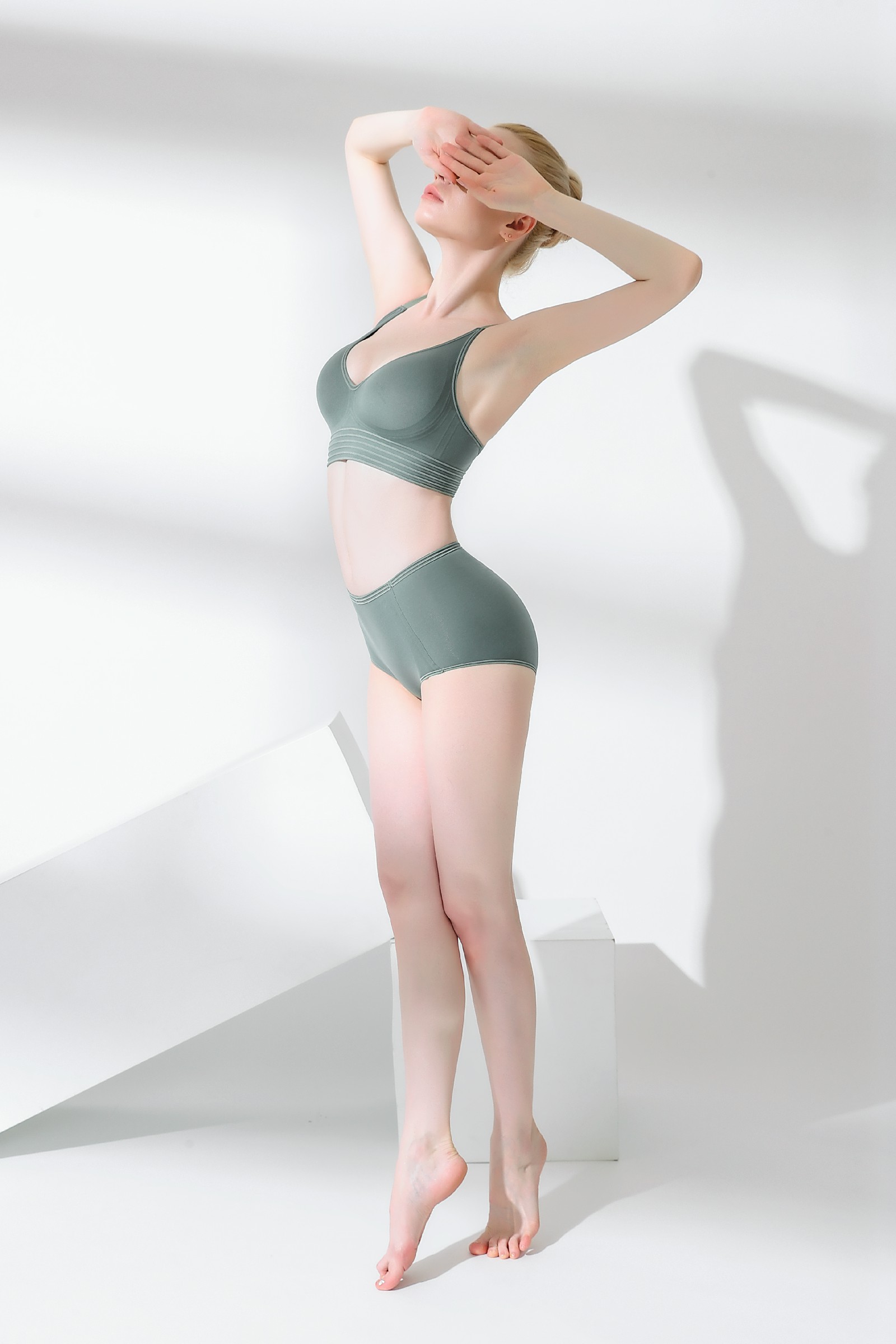 Conjunto de sujetador y braguita 3D Senselast Cross Beautiful Back 5