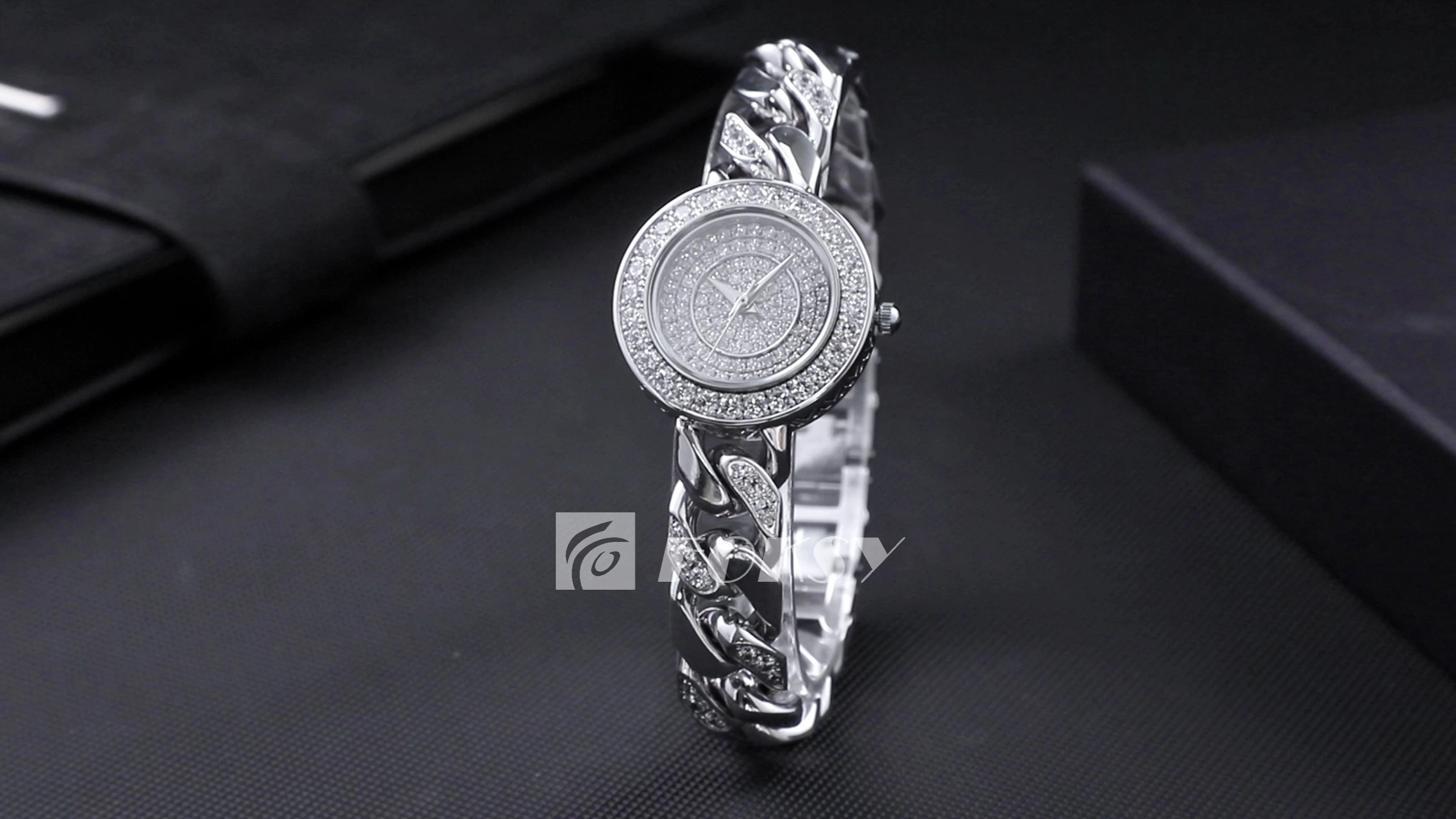 Custom Women Watch Quartz Watch Stainless Steel Diamond Sapphire Glass 5ATM Luxury Watch W0181 1