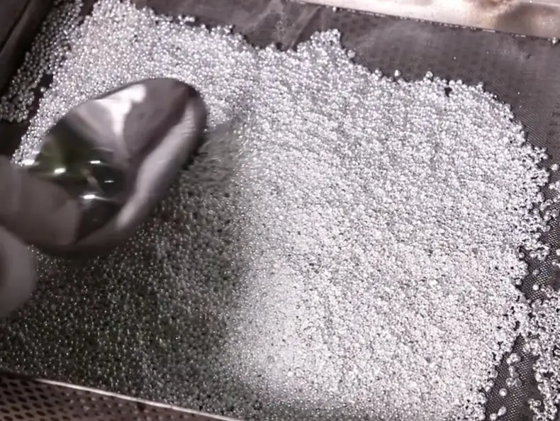 Granulador de metales de alta eficiencia: Granulación de plata al vacío 5