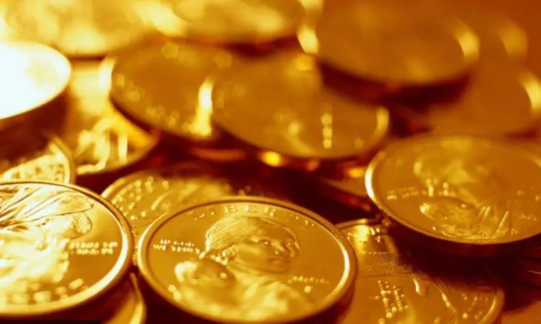 Prensa hidráulica para acuñar monedas de oro y plata: proceso optimizado y ahorro de energía. 4