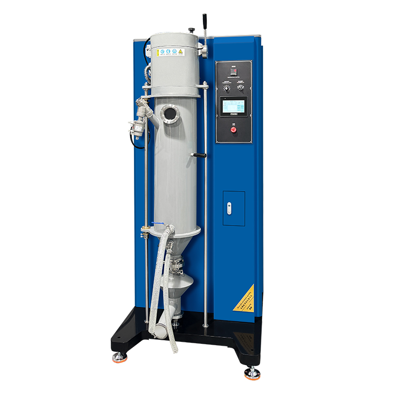 Каким образом вакуумный распылитель металлического порошка решает проблему неравномерного размера частиц порошка и низкой эффективности? 1