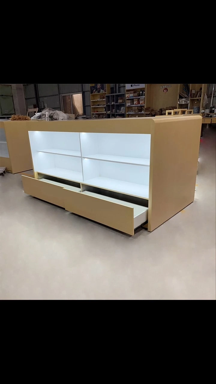 Mesa personalizada para la experiencia del teléfono móvil con estantes de exhibición abiertos e iluminación integrada. 1