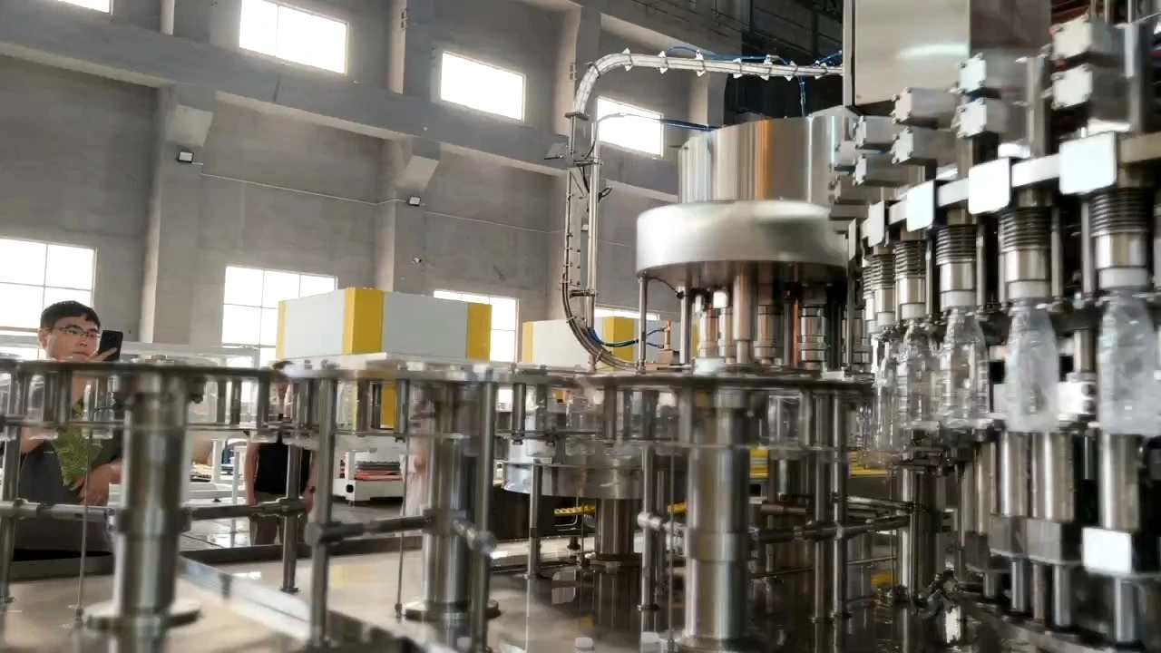 Carbonated Drink Filling Machine (Gas-Containing Filling Equipment) 1