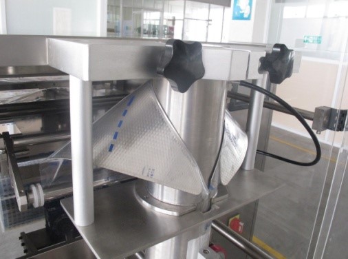 Mochini oa ho paka lijo tsa snack oa SW-P250 Triangle bag o ikemetseng o otlolohileng oa granule 6