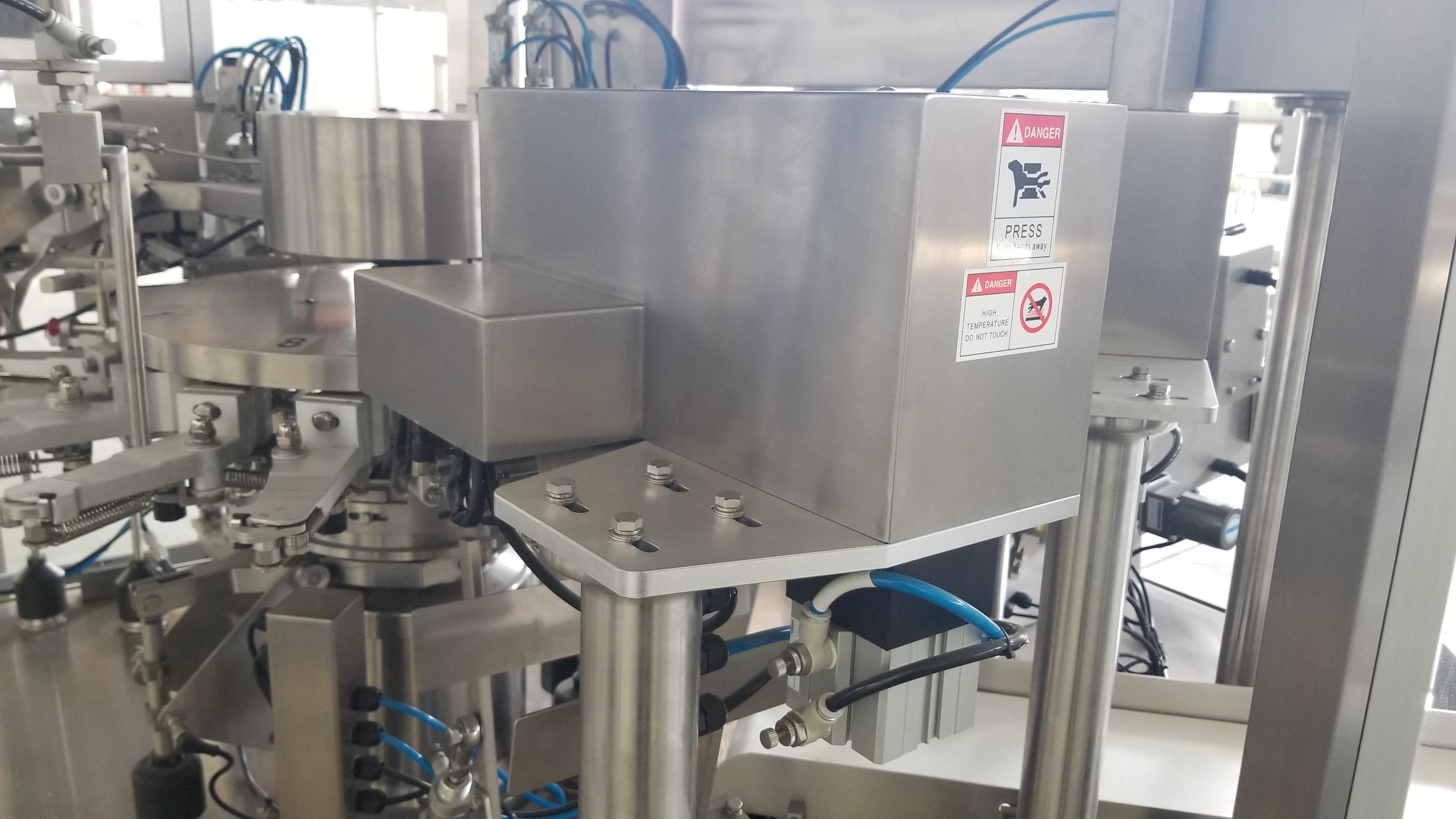 Why use a rotary packaging machine to pack dumplings? 2