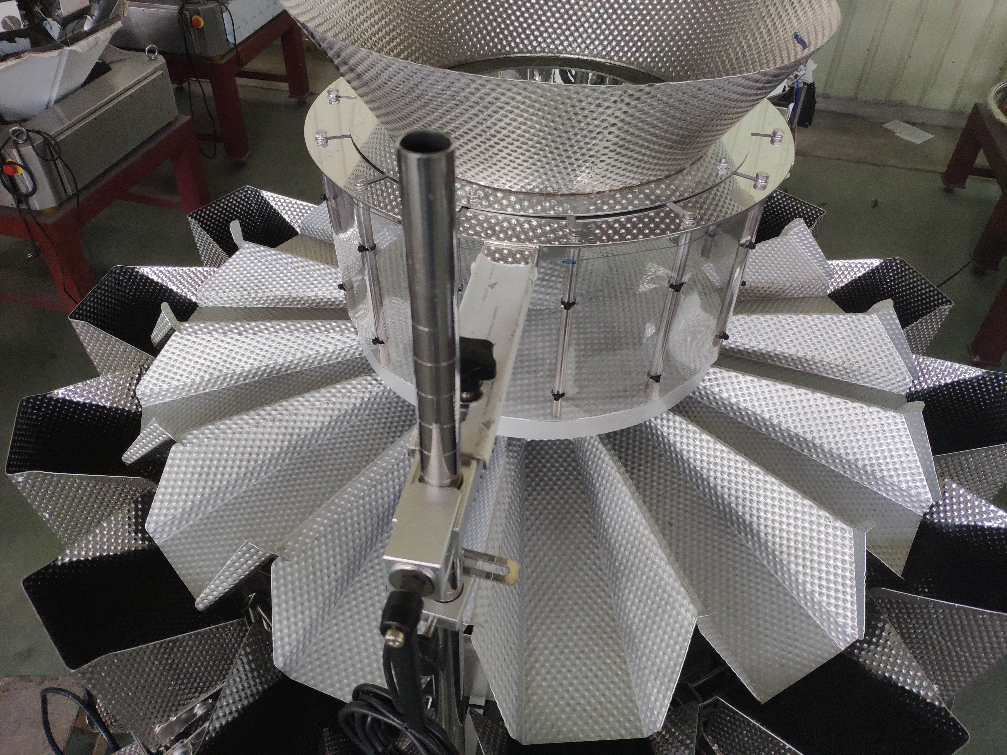 Kantong Dina Kotak Karton Jalur Bungkusan Sekunder Kalayan Timbangan Multihead Pikeun Jajanan Beuheung Bebek 7