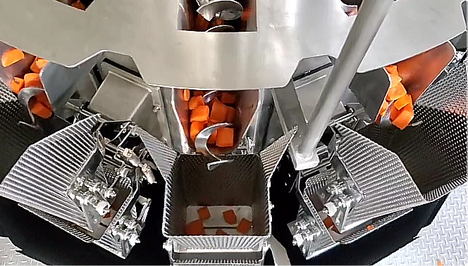 How to pack sticky sprinkled radish into plastic tray bowl? 9