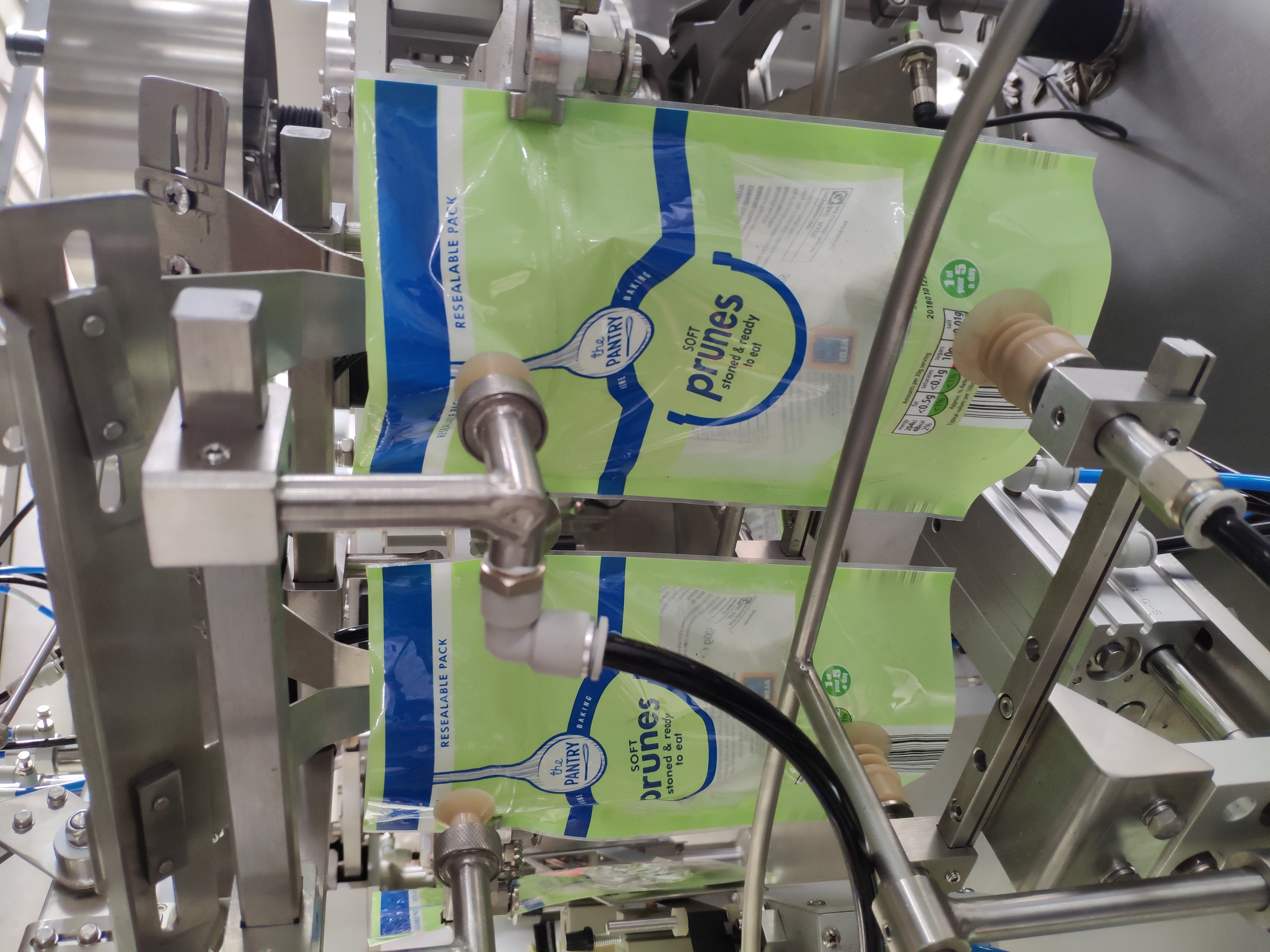 Мултифункционална машина за паковање махунарки од кикирикија са осам станица, ротациона машина за паковање унапред направљених кеса са двоструком кесом 11