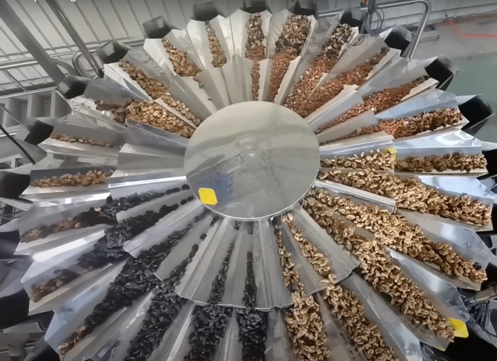 Машина для упаковки смеси орехов 2