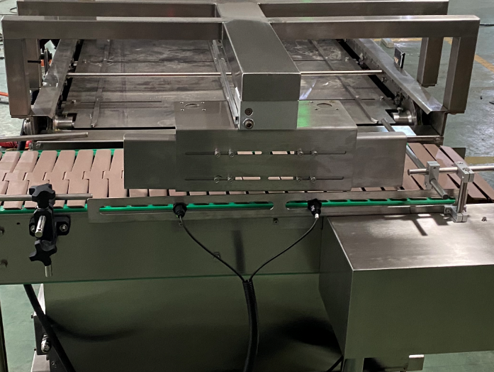 How to automatically package the prepared dishes into the tray? 11