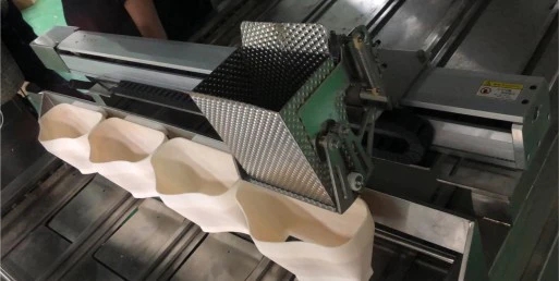 How to pack the ready to eat food into tray automatically? 4