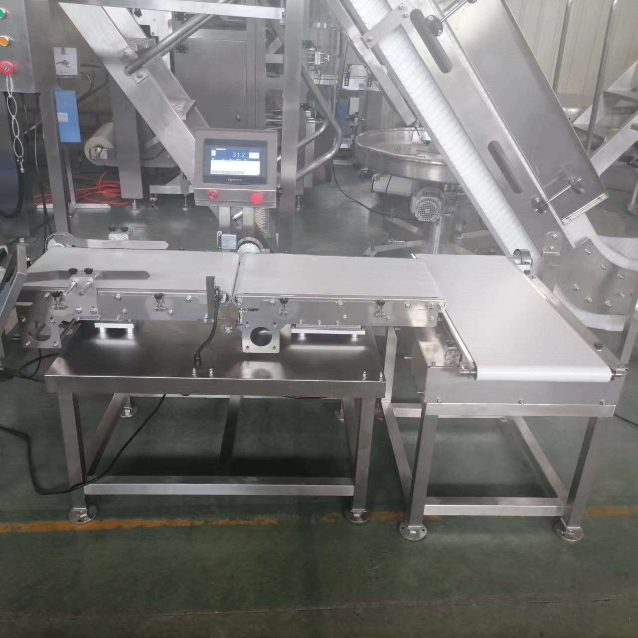 How can kimchi be automatically weighed and filled into bottles? 4