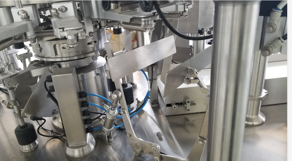 How does the pouch packing machine work? What is the benefit to choose smartweigh premade pouch packing machine? 8