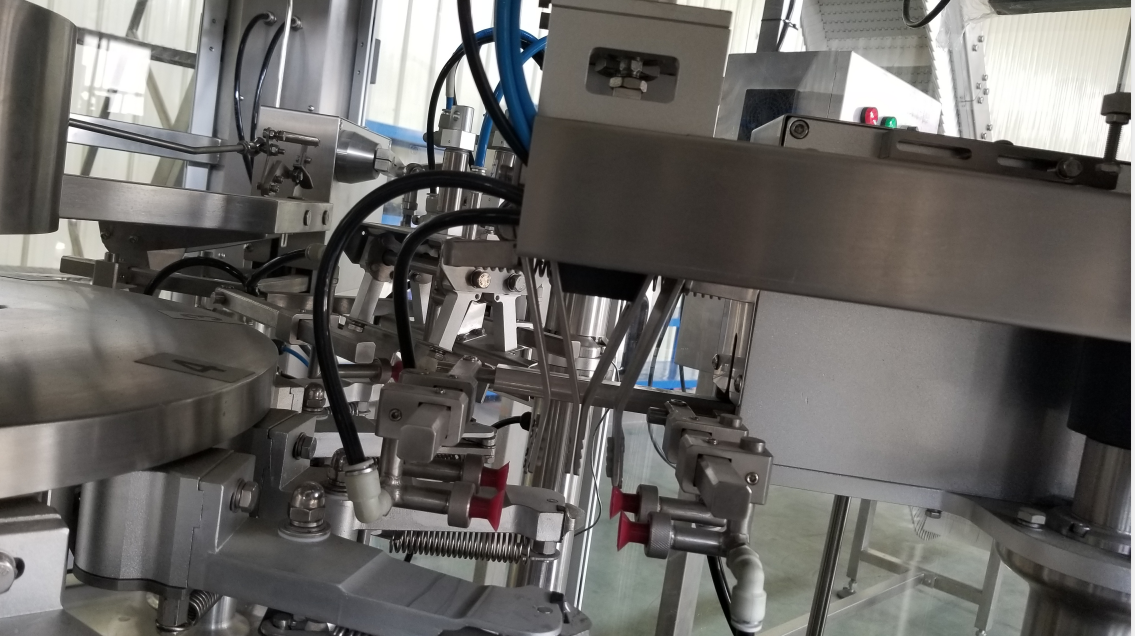 How does the pouch packing machine work? What is the benefit to choose smartweigh premade pouch packing machine? 4