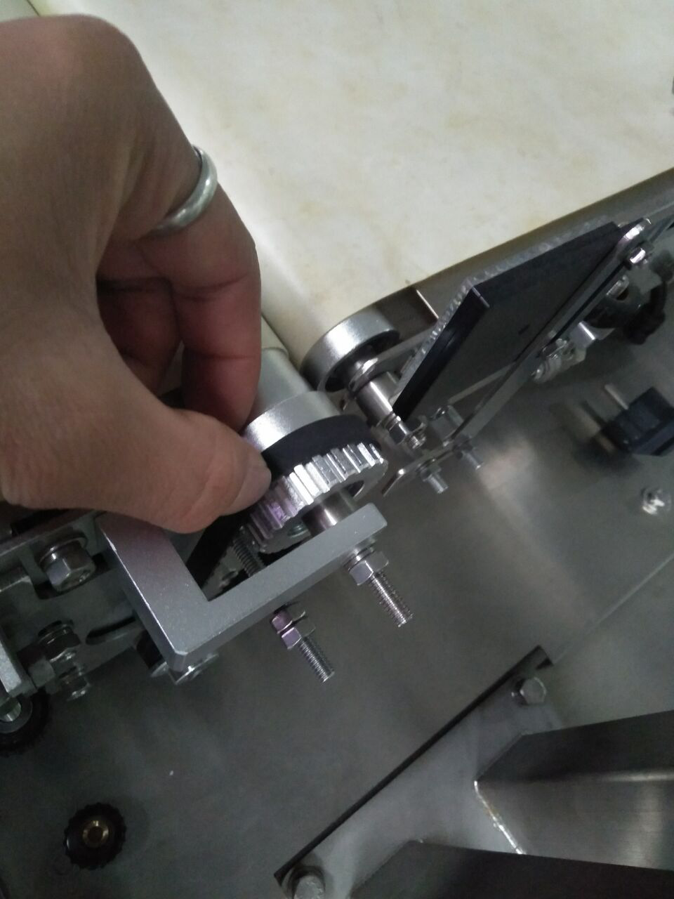 Cara menggantikan penimbang pemeriksaan sensor 2