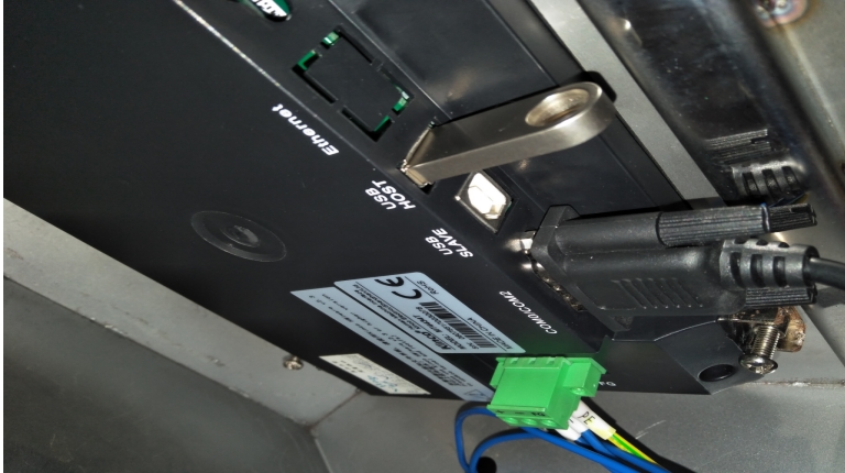 Como baixar um programa de um dispositivo USB para uma tela sensível ao toque Kinco 1