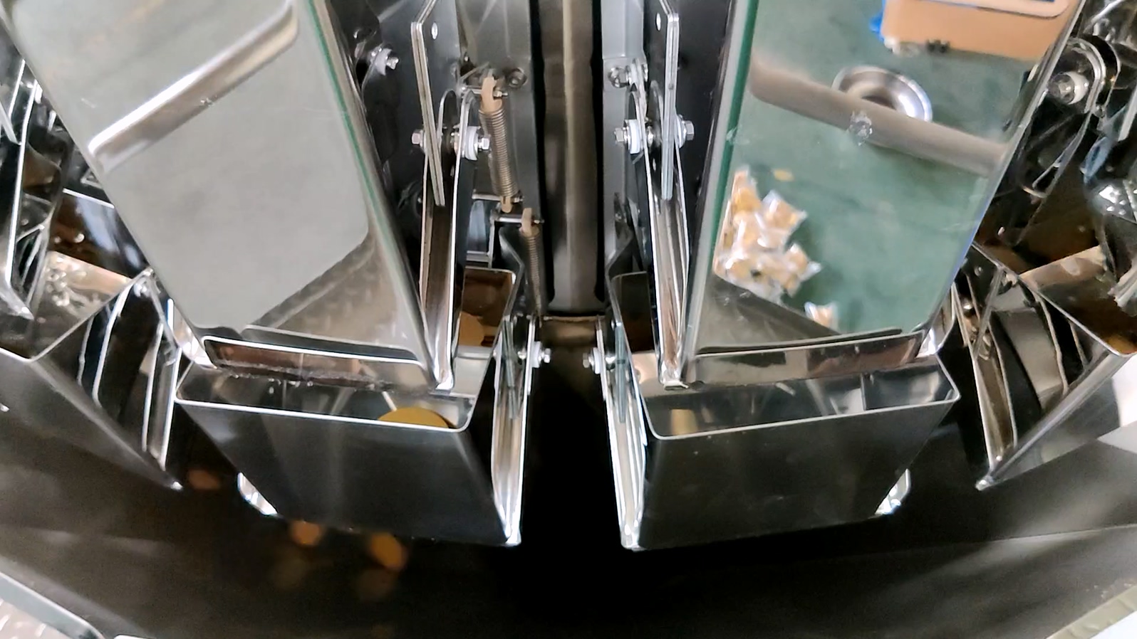 Jinsi ya Kupanua Maisha ya Huduma ya Mashine ya Ufungashaji wa Uzito wa Vichwa Vingi? 1