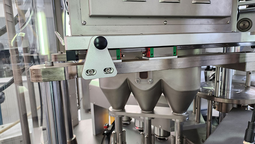 咖啡K杯灌裝封口包裝機 12