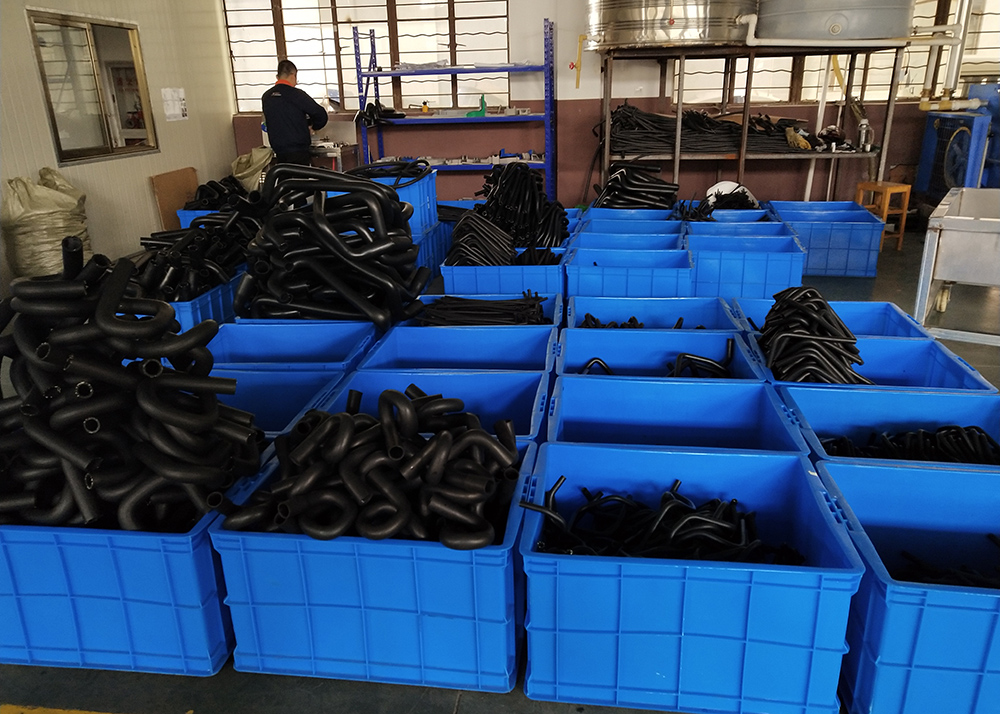 Peroxide Vulcanized EPDM Filler Neck 12