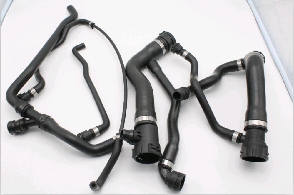 Aftermarket Auto EPDM Rubber Replacing Hoses For OEM Number 11537609944-01