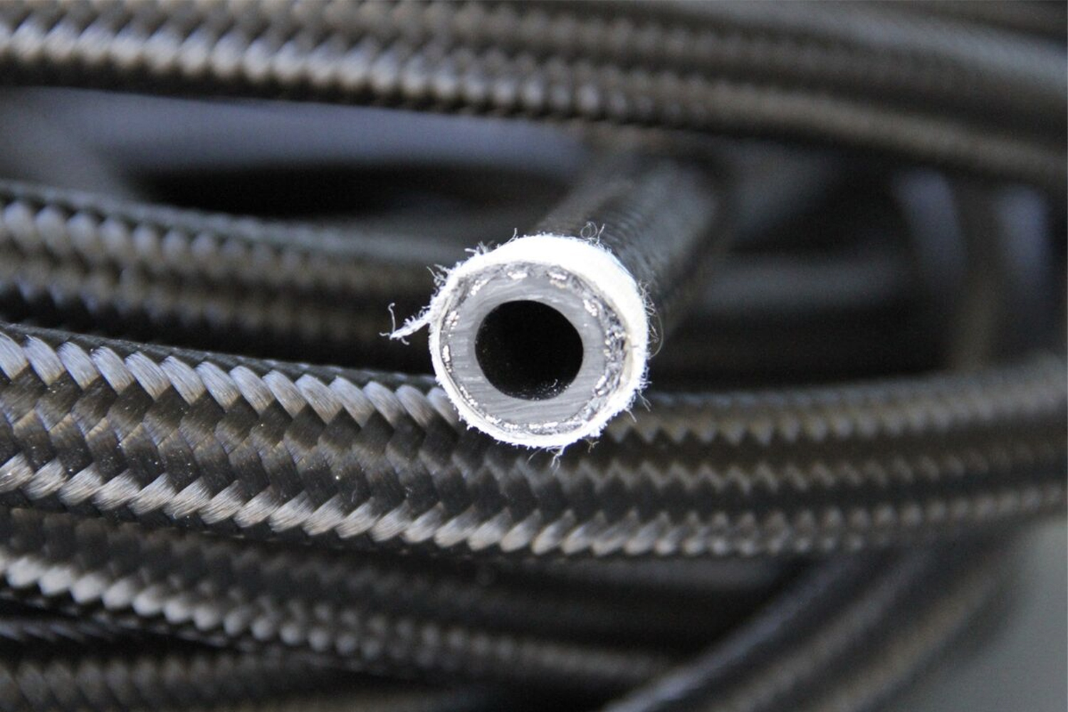 CPE HOSE VS. PTFE HOSE 1