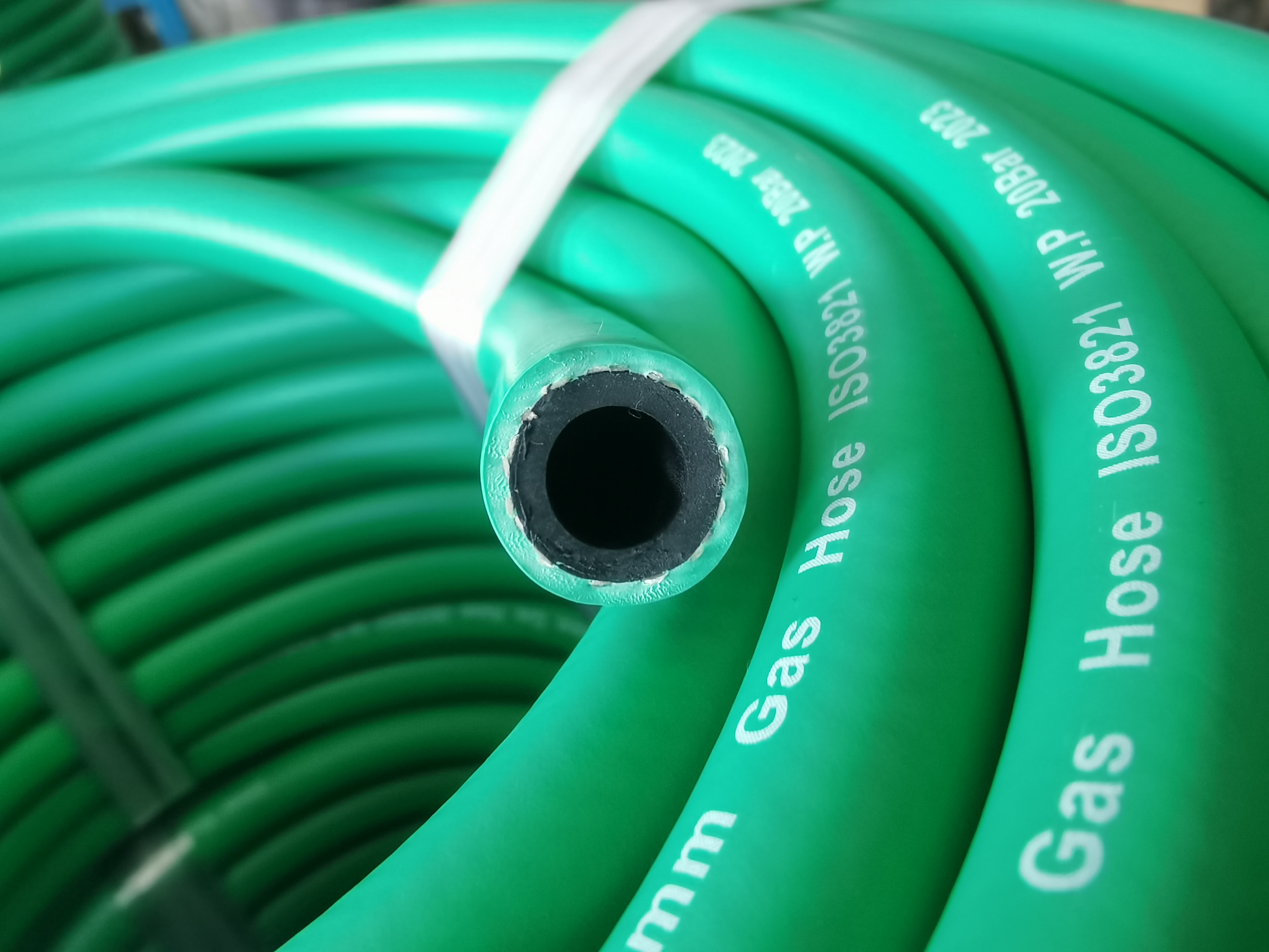 What Color Is The Oxygen When Welding? | PASSIONHOSE 3