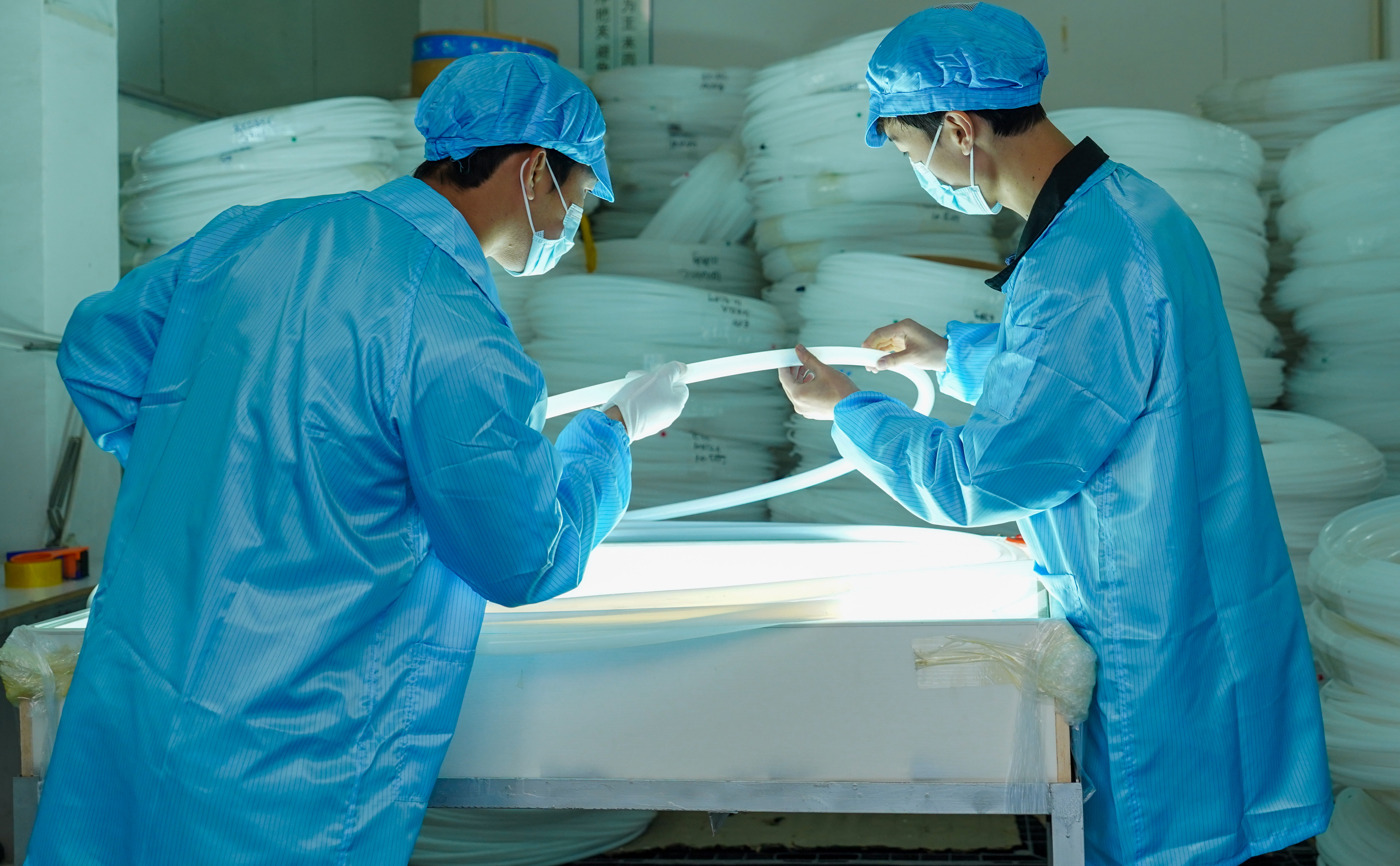 The Role of PTFE Hoses in the Pharmaceutical Industry: Ensuring Purity in Material Transfer 1